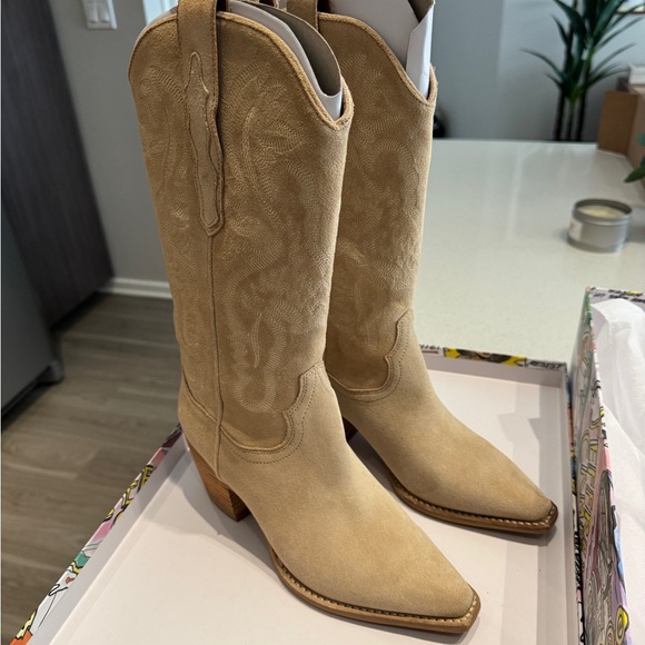 Jeffrey Campbell Tan Suede Western Boots (worn once, basically new!) - Picture 4 of 5